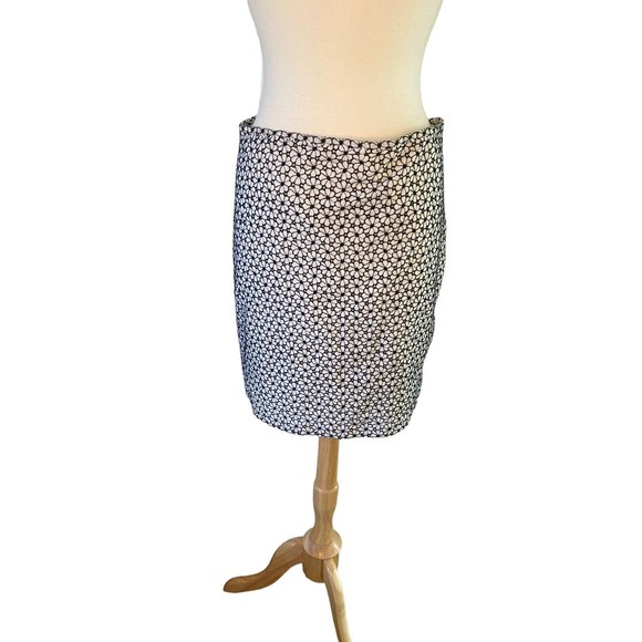 Ann Taylor Dresses & Skirts - Ann Taylor Cotton Lined Black White Daisy Skirt Womens 10